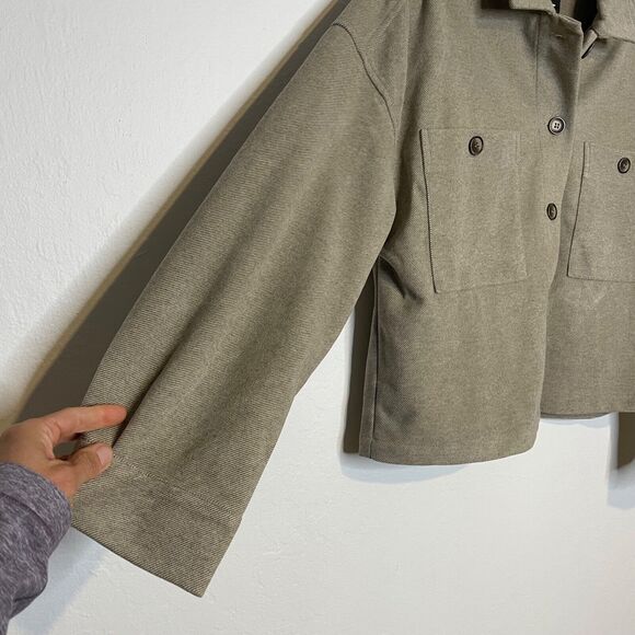 OAT New York Tan double pocket cropped Shacket NWT Size Small - Picture 2 of 5